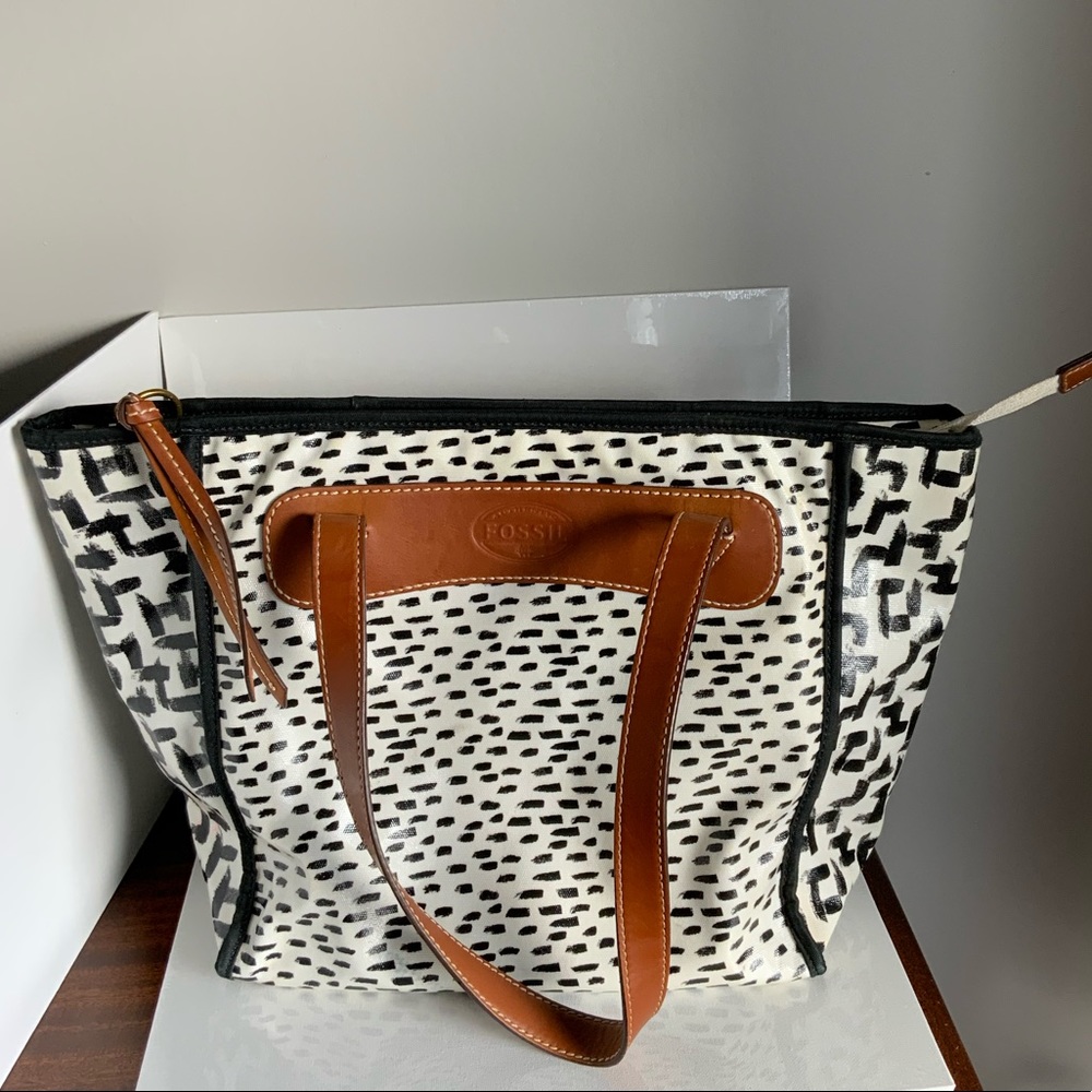 COPY - Fossil Black and White Spot Tote w/ Leathe…